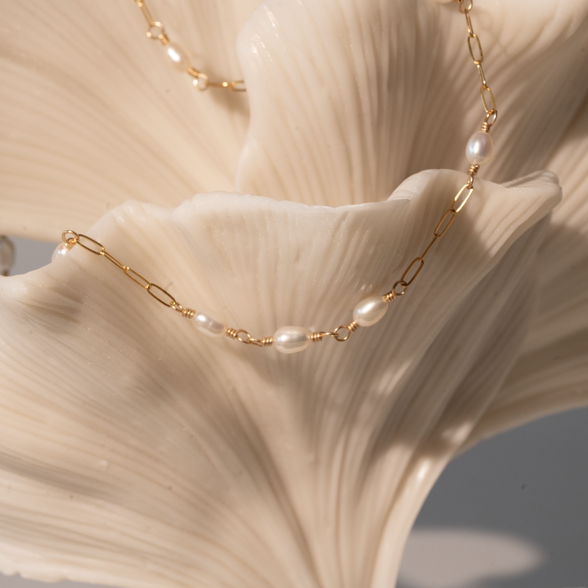 Pearl Paperclip Pattern Necklace