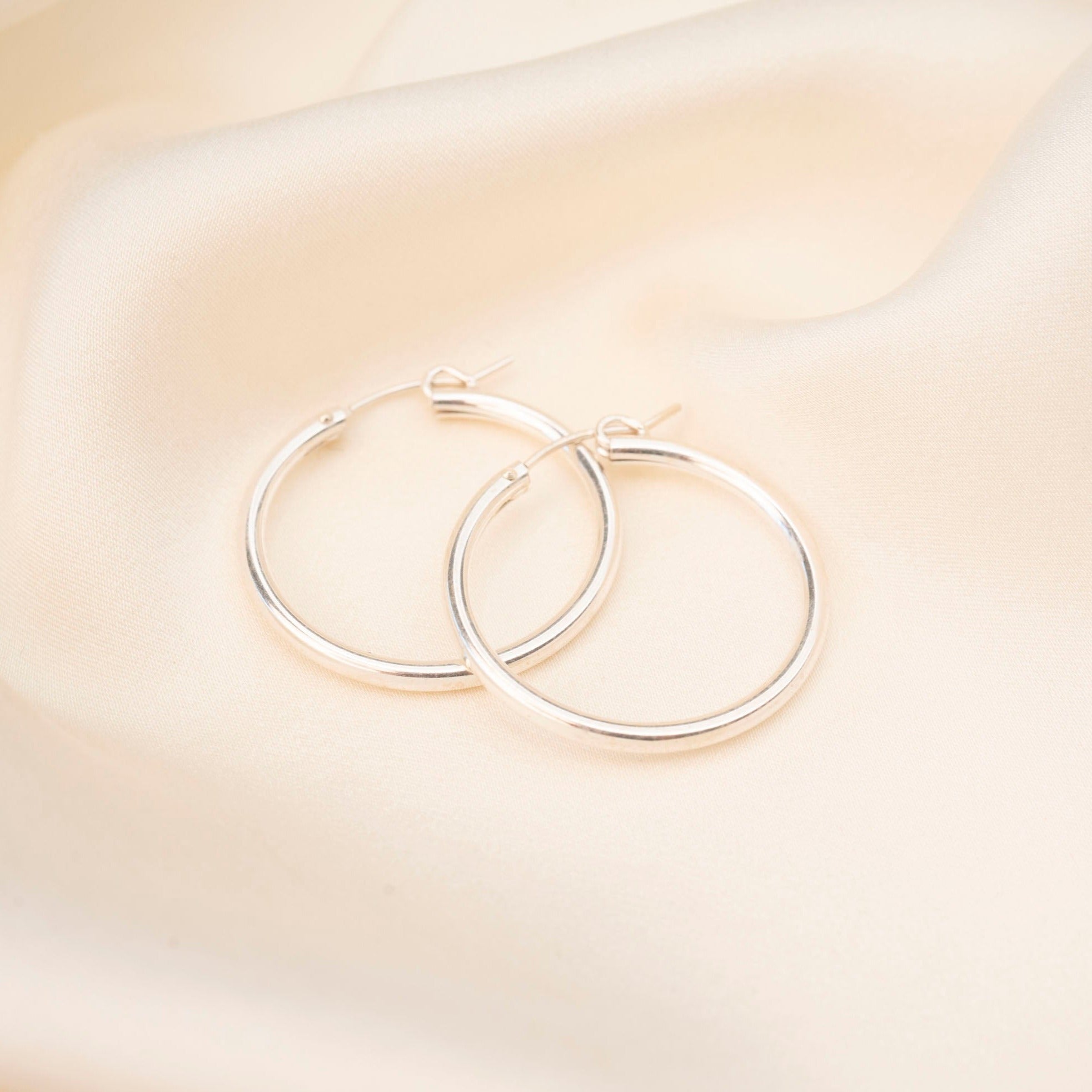 Silver 3mm Clasp Hoops