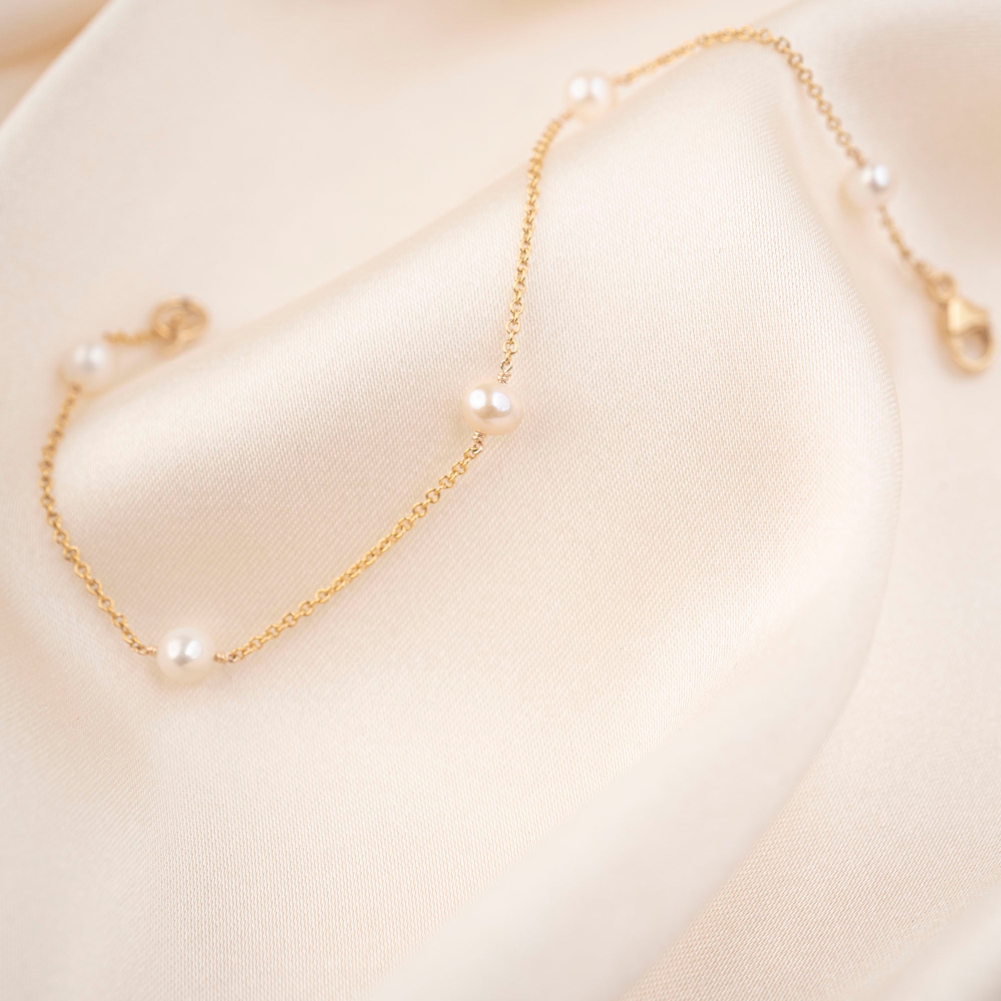 Pearl Satellite Bracelet