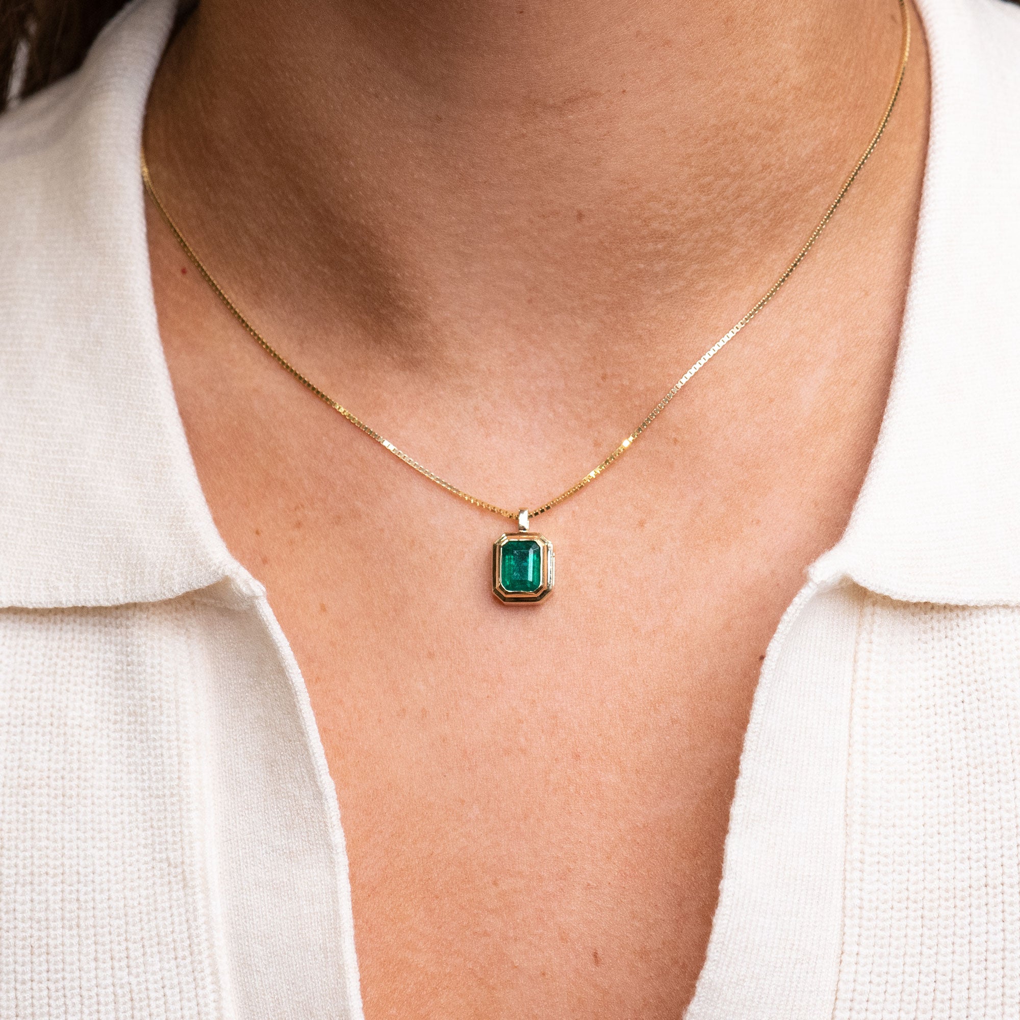 14k Emerald Tiered Bezel Necklace