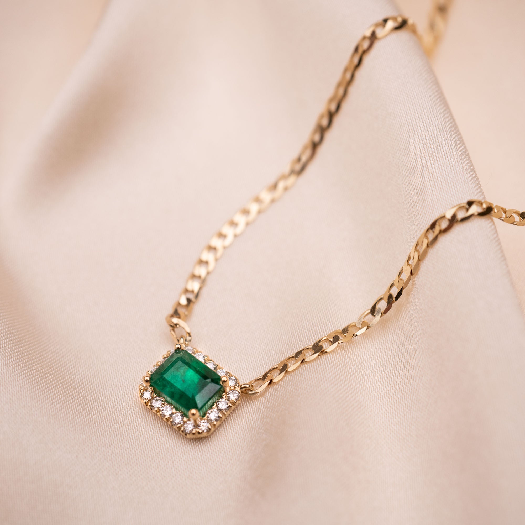14k Emerald Halo Necklace .25 CTW