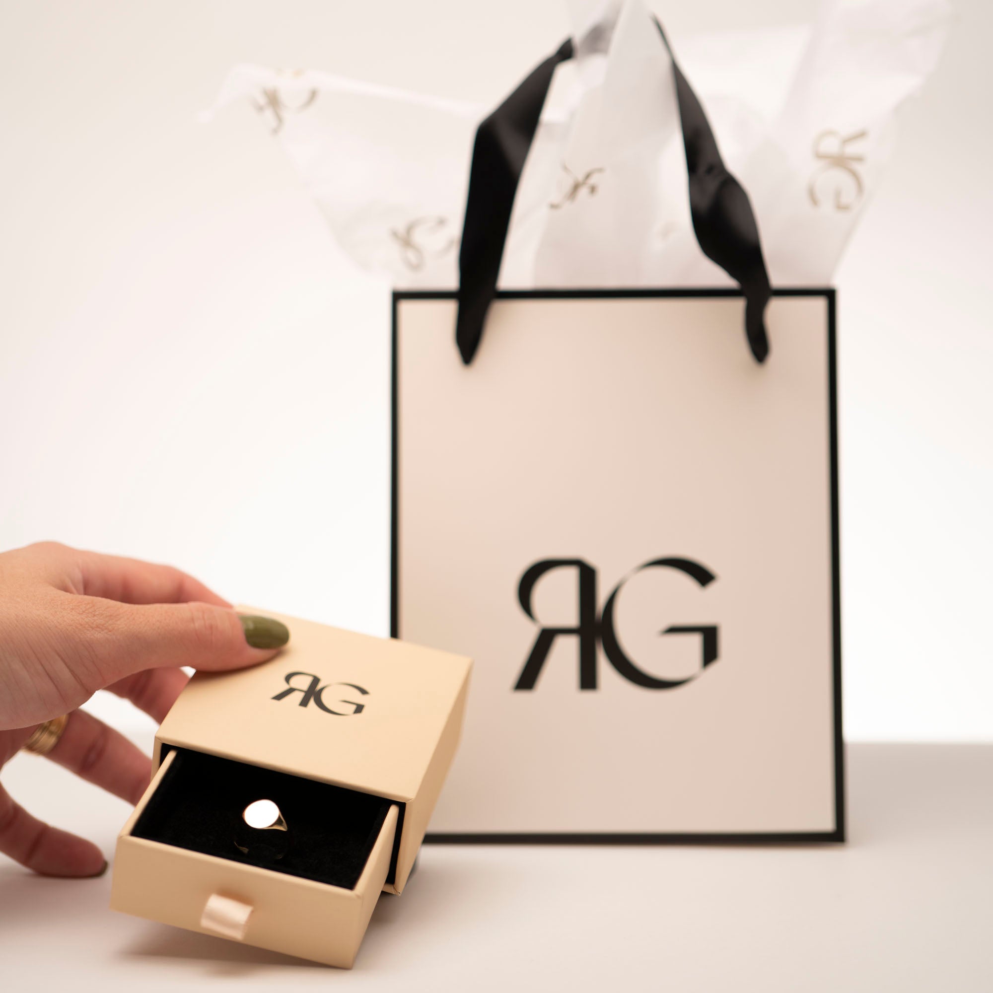 Pink diamond heart sign