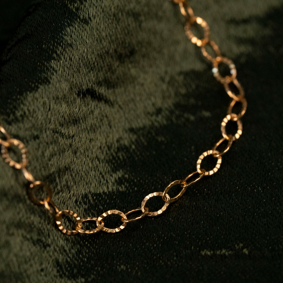 Shiny Oval Necklace