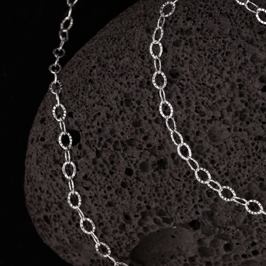 Shiny Oval Necklace