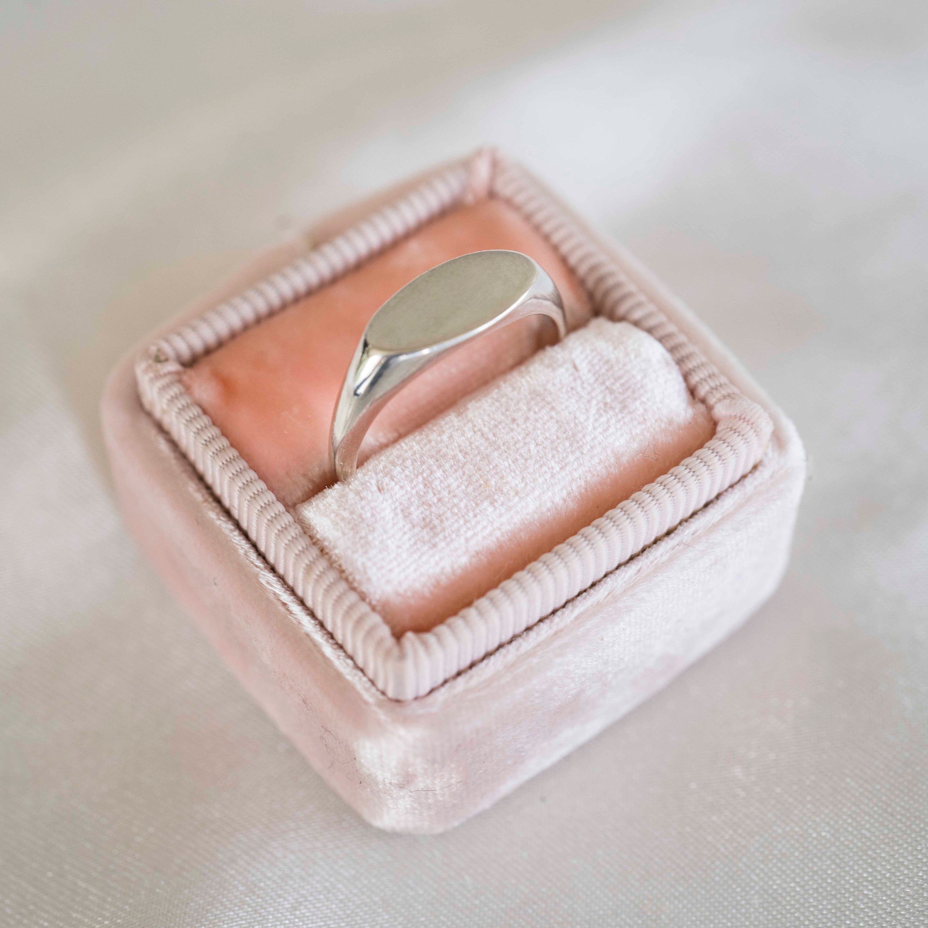 Signet Ring, Oval Signet Ring, Silver Signet Ring, Small Signet Ring, Ring Engraving, Personalized Signet Ring, Womens Signet Ring